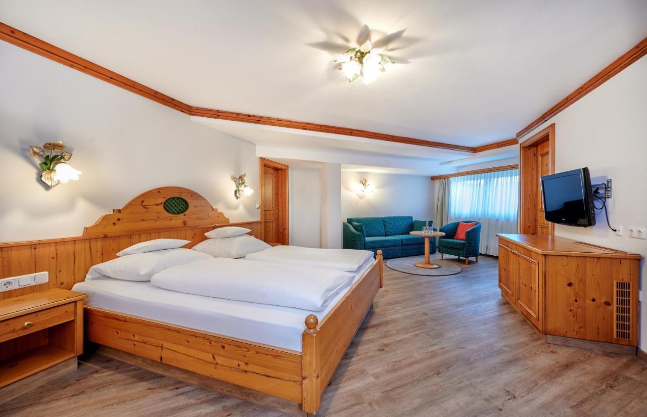 Hotel Am See Neutraubling Room photo