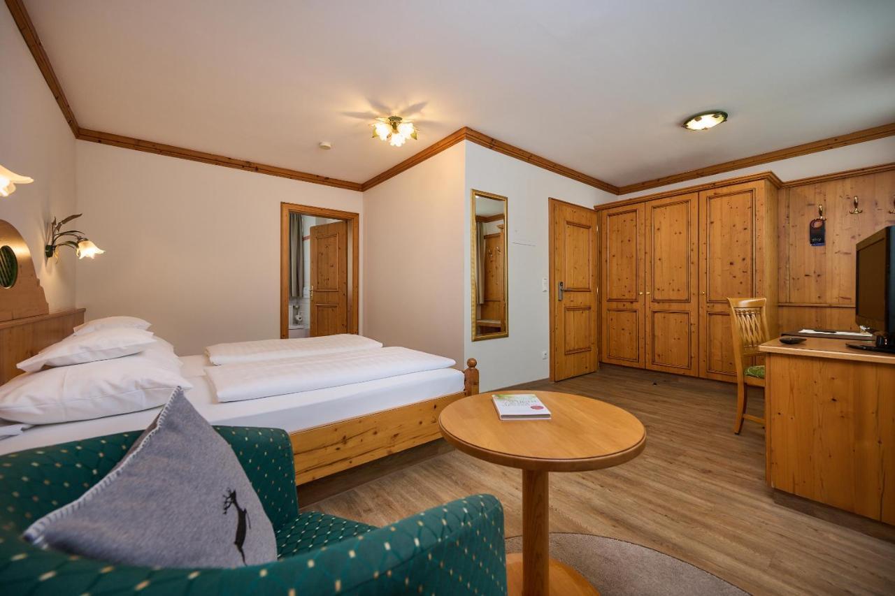 Hotel Am See Neutraubling Room photo