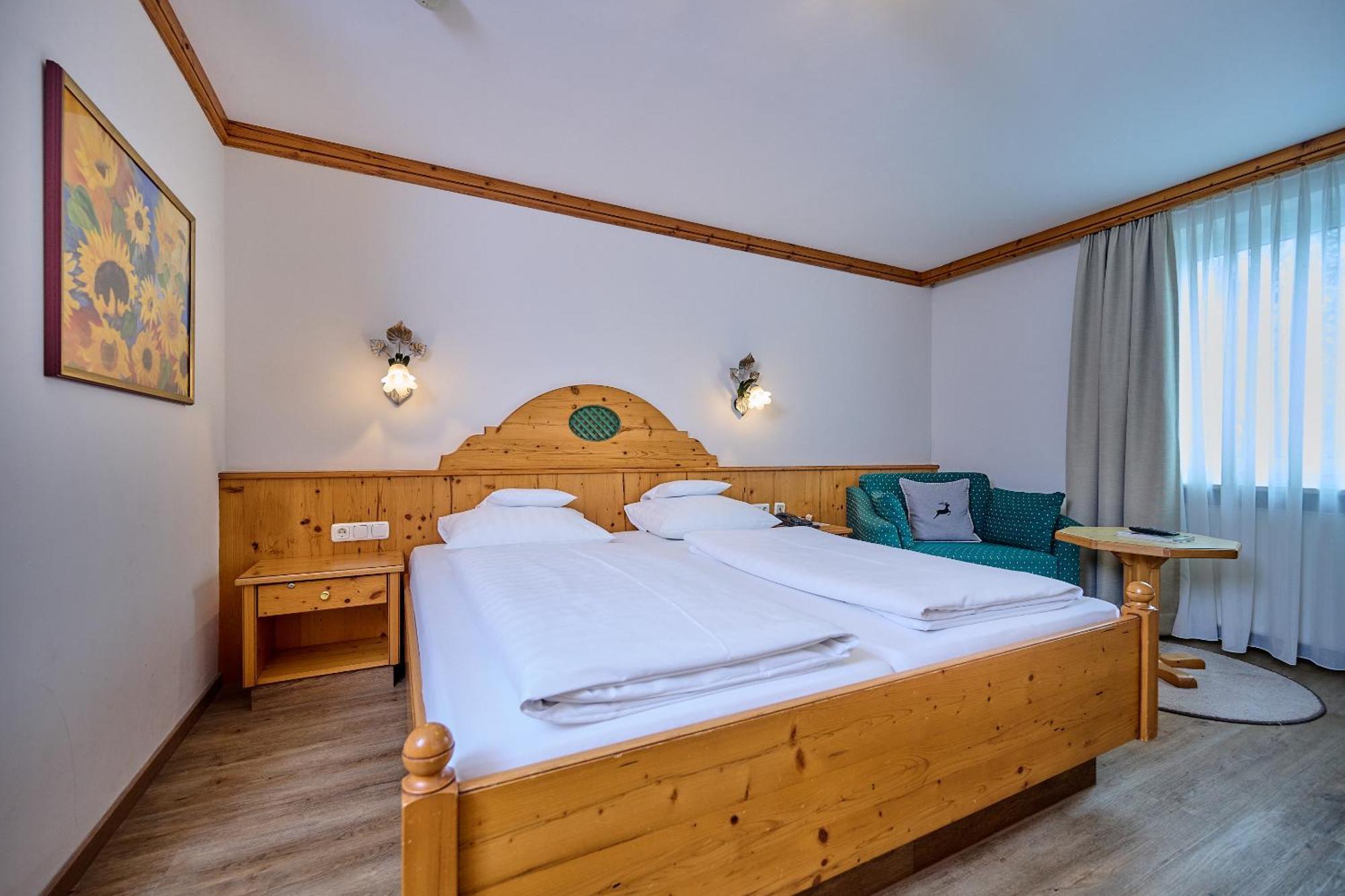 Hotel Am See Neutraubling Room photo