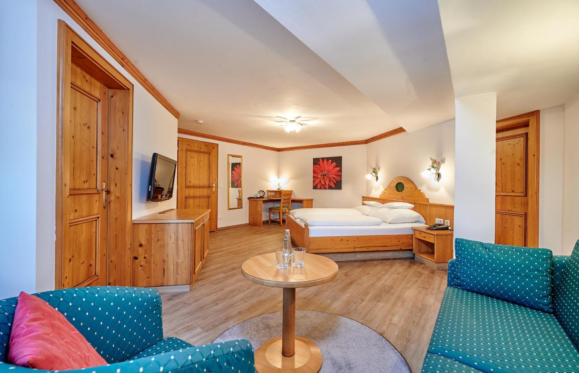 Hotel Am See Neutraubling Room photo